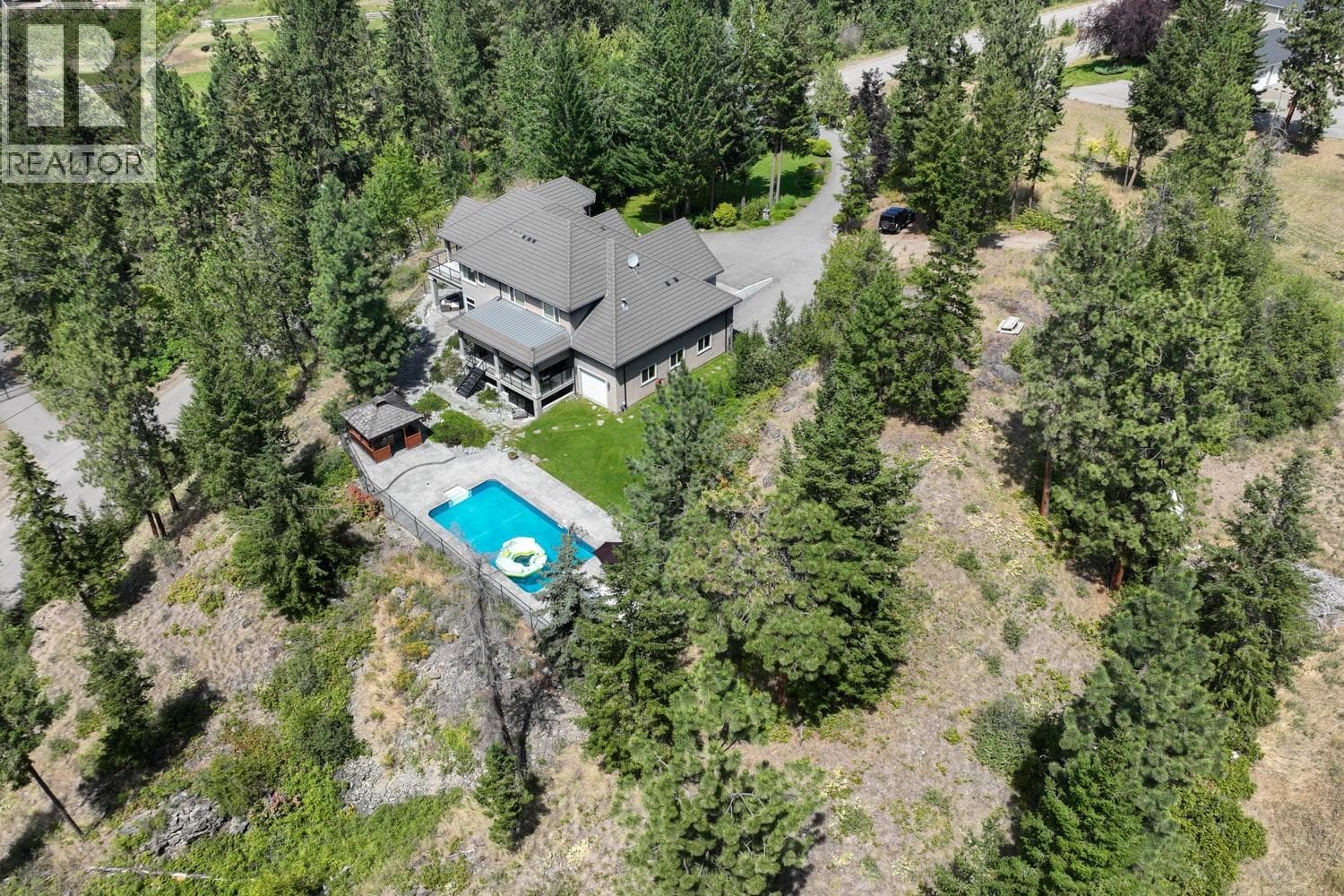 2615 Harvard Road photo 2