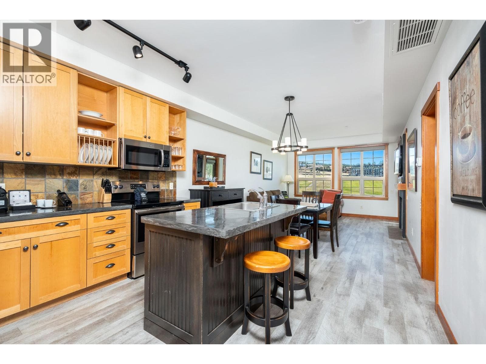 1 bed 1 bath recreational at 101 Village Centre Court Unit# 334 — $335,000