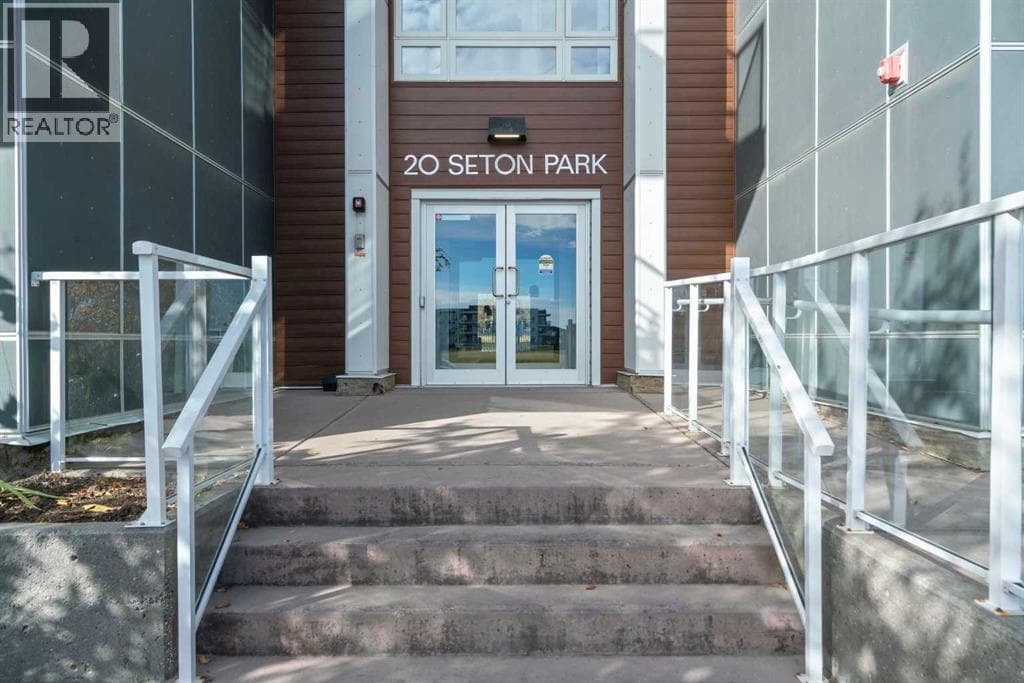 211, 20 Seton Park SE photo 2