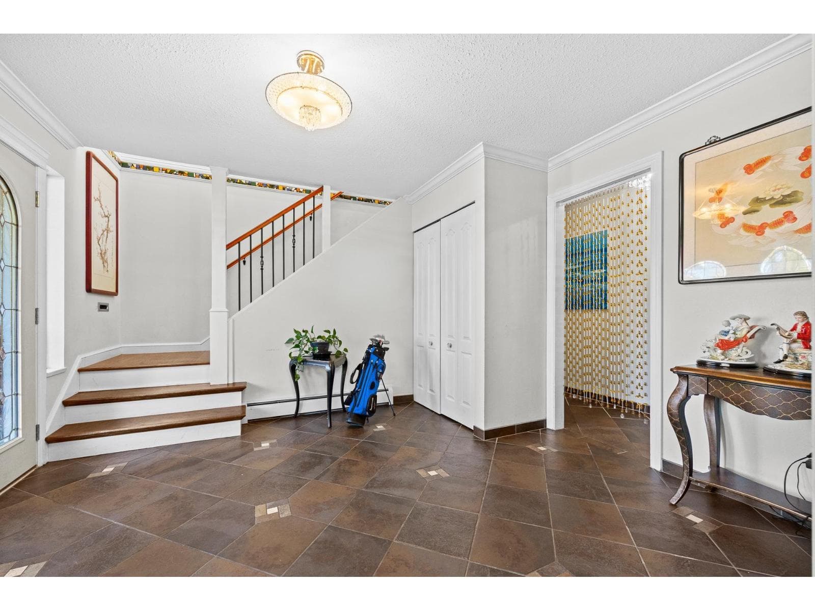 14710 16A AVENUE photo 3