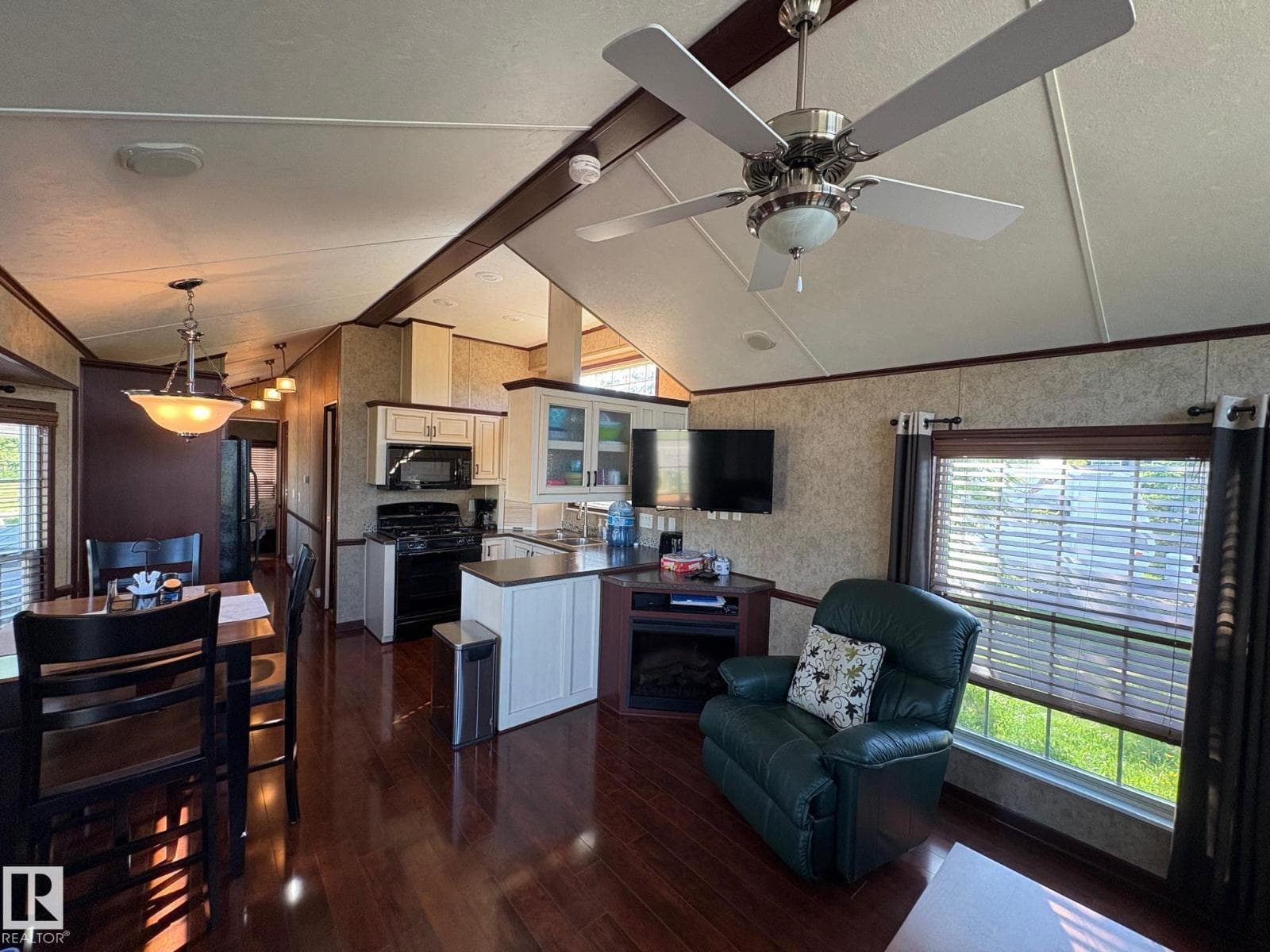 26 46514 Twp Rd 604A photo 5