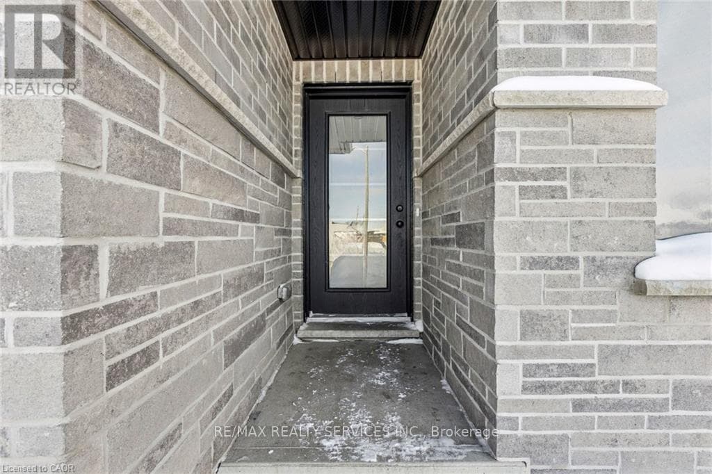 133 JEFFEREY WAY photo 5