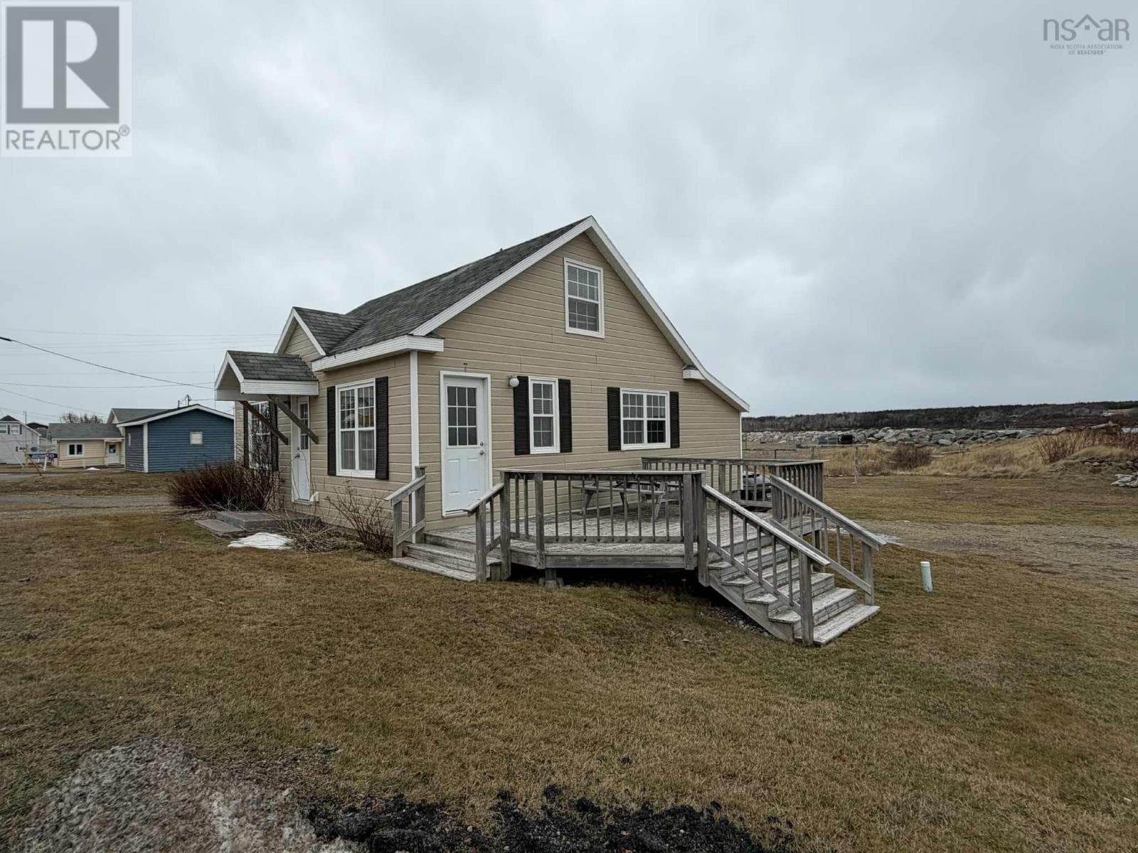 4 bed 2 bath single family at 15479 Cabot Trail — $189,000