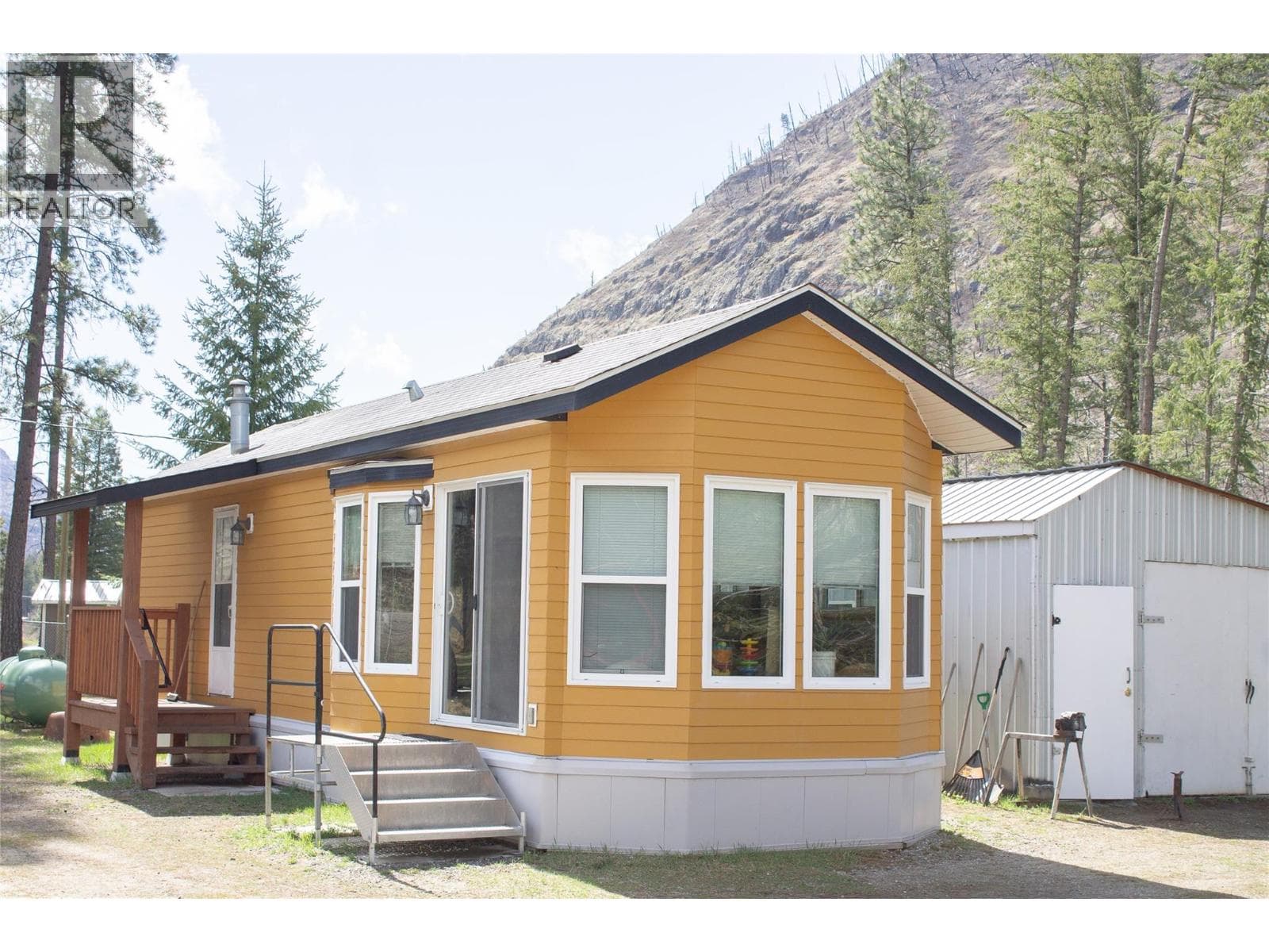 2 bed 1 bath recreational at 2955 33 Highway — $439,000