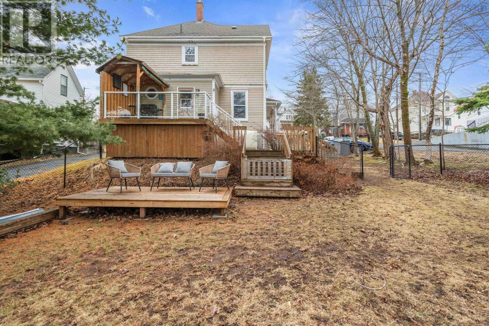 168 Carleton Street photo 3