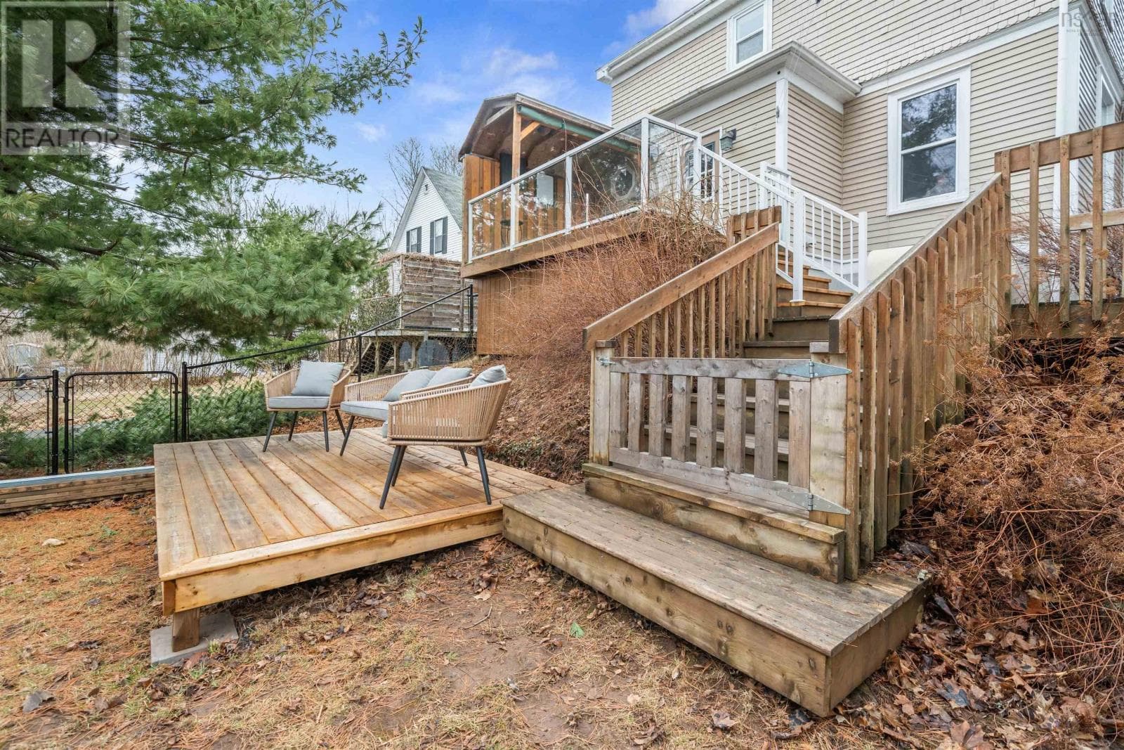 168 Carleton Street photo 4