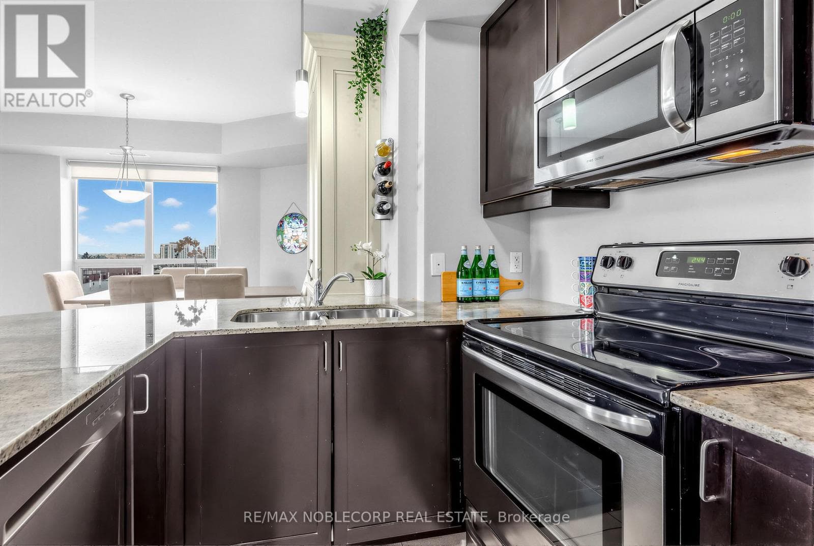 610 - 7730 KIPLING AVENUE photo 4