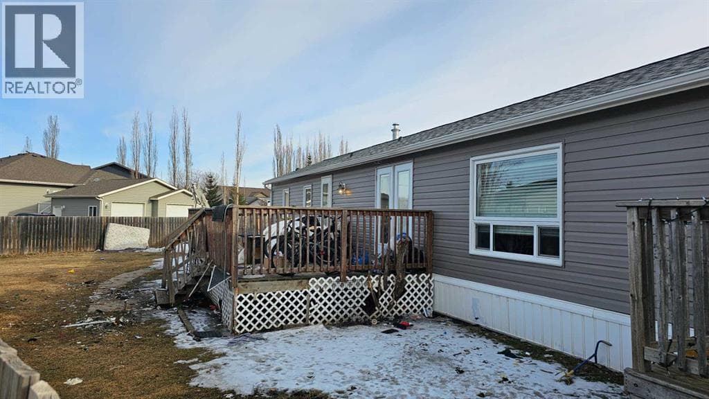 6001 53 AvenueClose photo 3