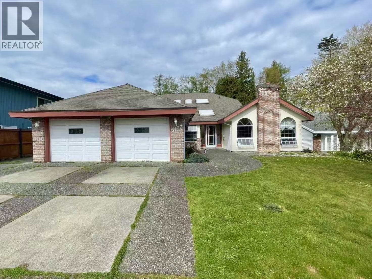 5107 2A AVENUE photo 2