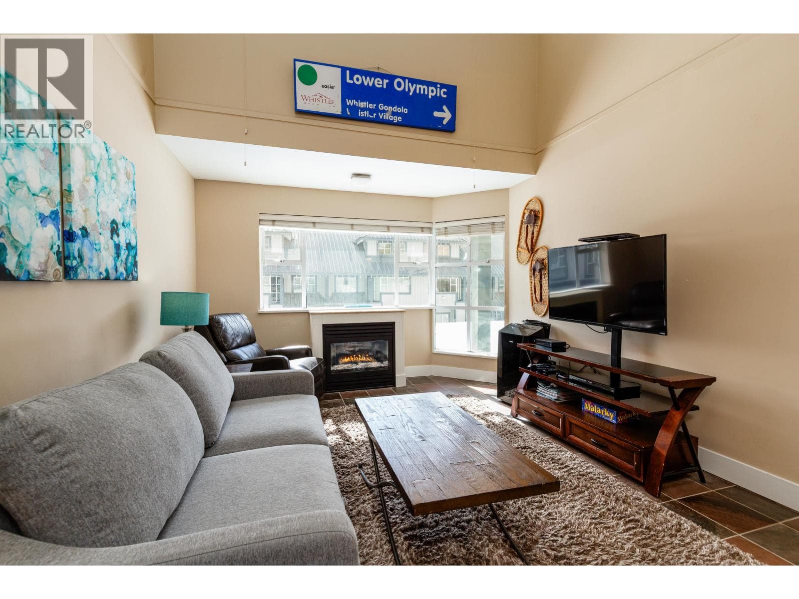339 4573 CHATEAU BOULEVARD photo 3