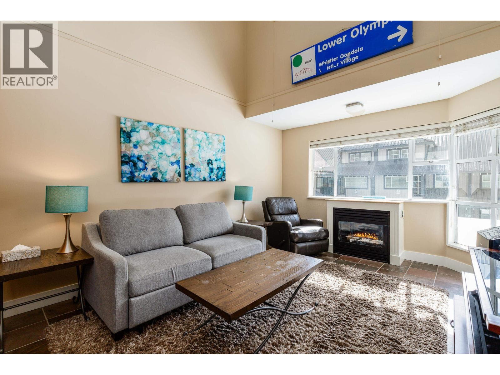 339 4573 CHATEAU BOULEVARD photo 2