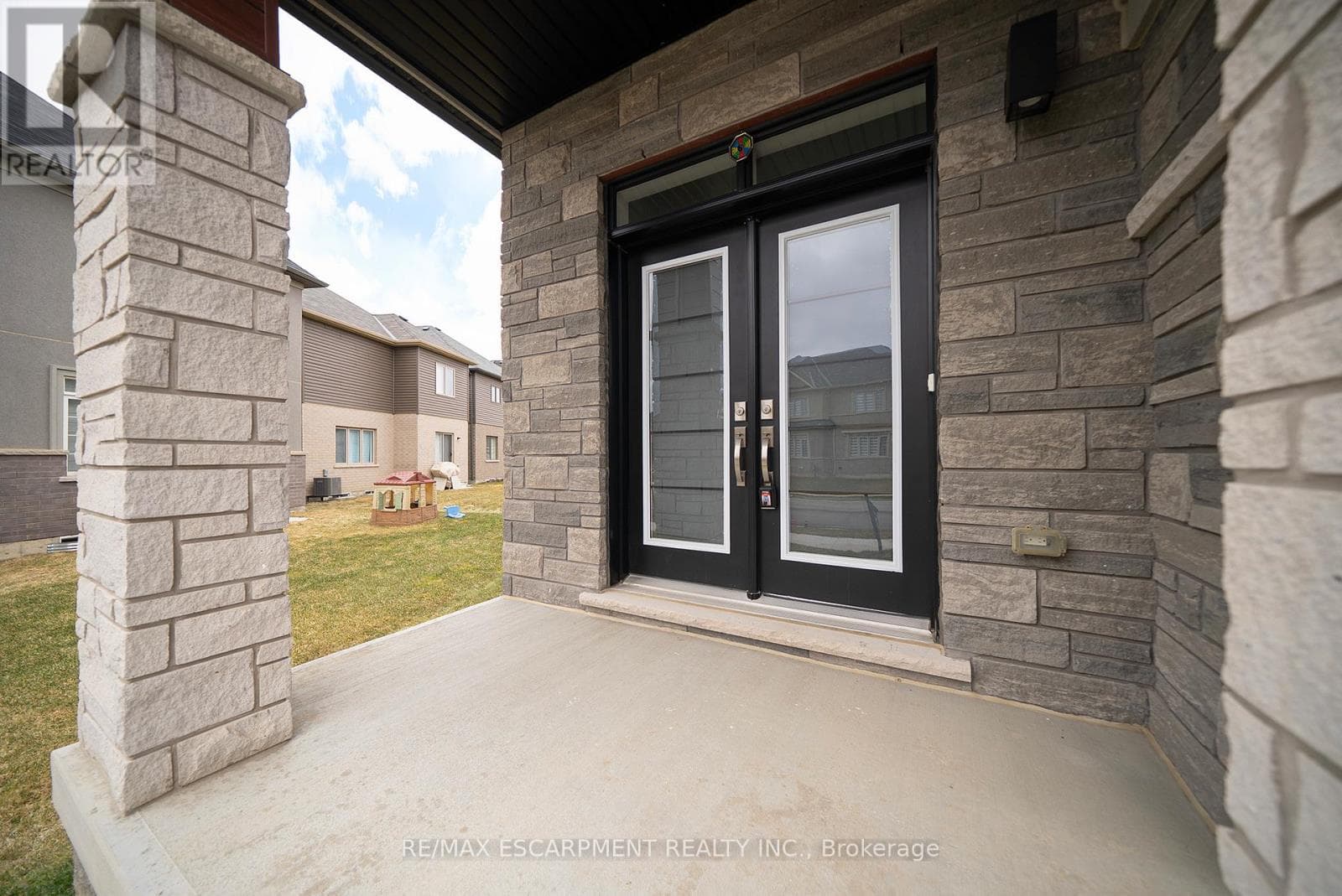 9 TARRISON STREET photo 2