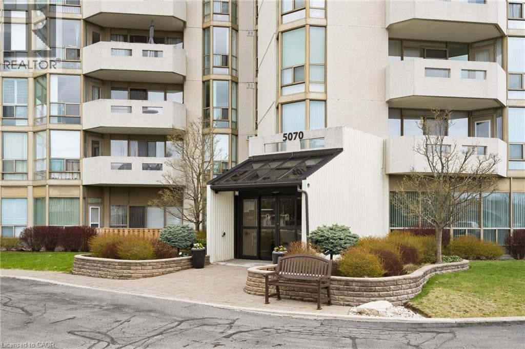 5070 PINEDALE Avenue Unit# 407 photo 2