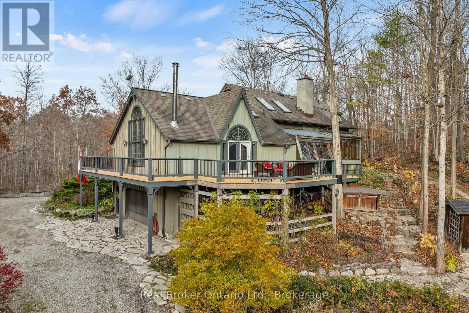 4766 HYNDMAN DRIVE photo 3