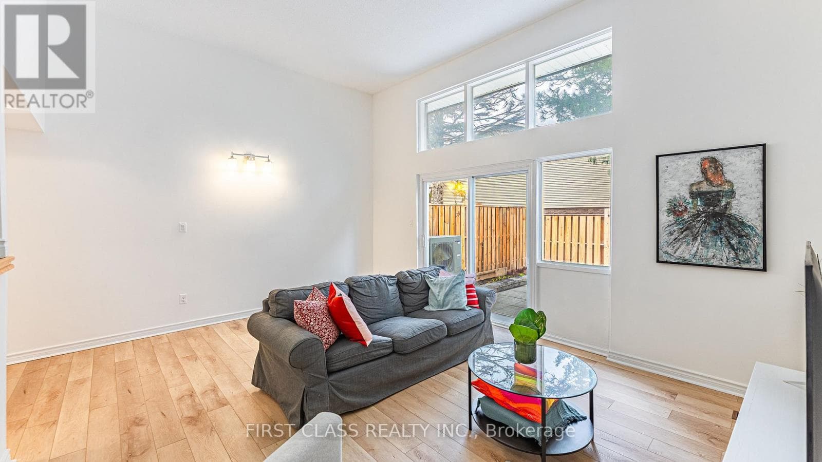 102 JENNY WRENWAY WAY photo 2