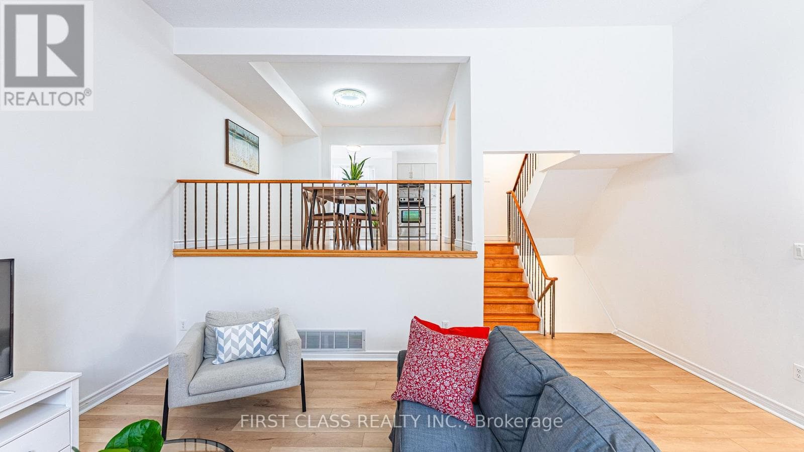 102 JENNY WRENWAY WAY photo 3