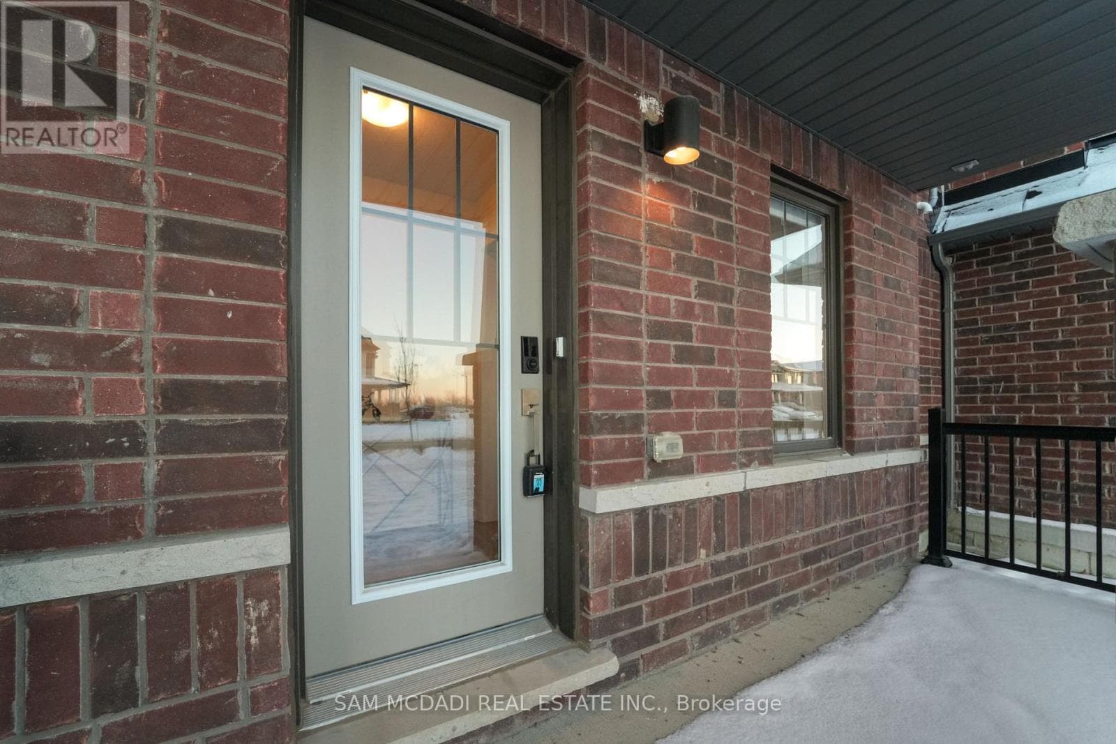 13 - 185 BEDROCK DRIVE photo 3