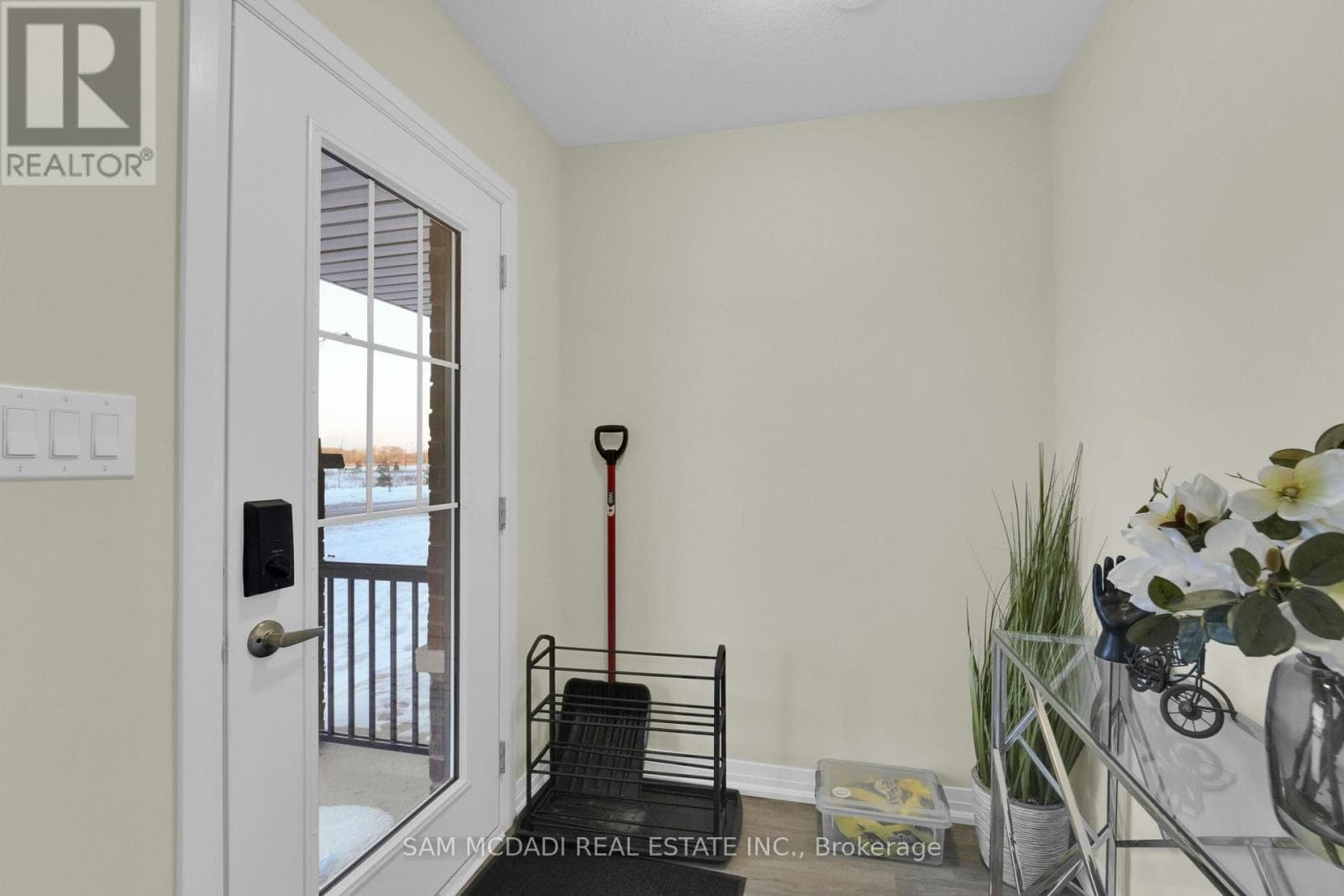 13 - 185 BEDROCK DRIVE photo 4