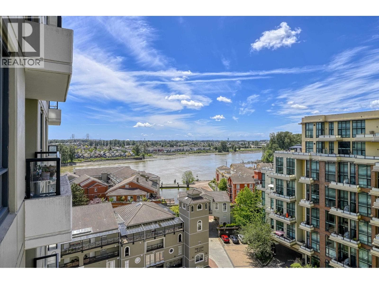 1307 1 RENAISSANCE SQUARE photo 3