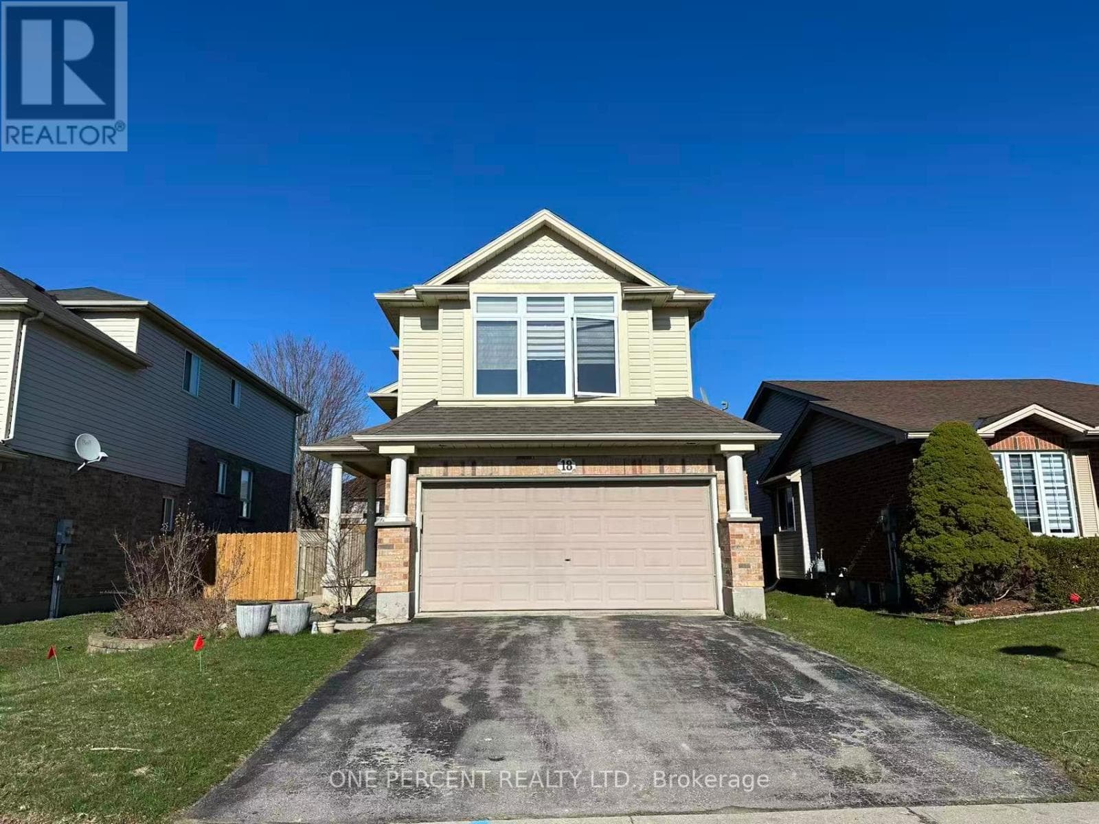 3 bed 3 bath single family at 18 BELLROCK CRESCENT — $739,000