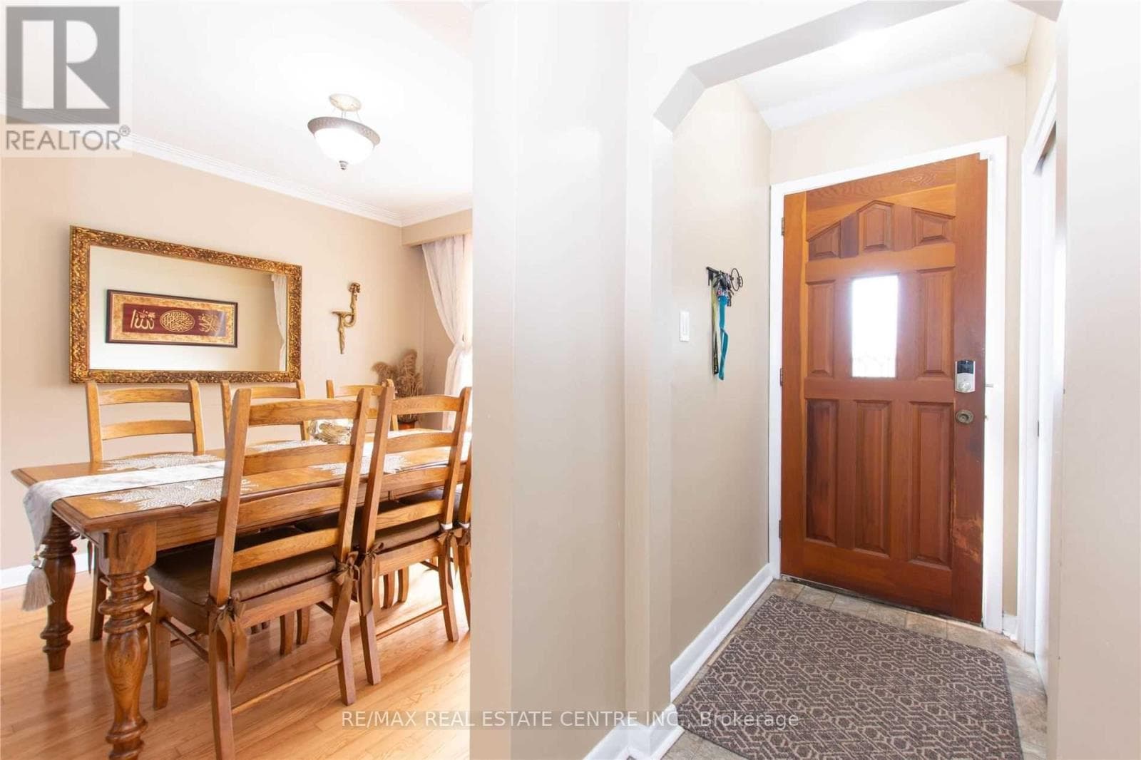 539 WEYNWAY COURT photo 3