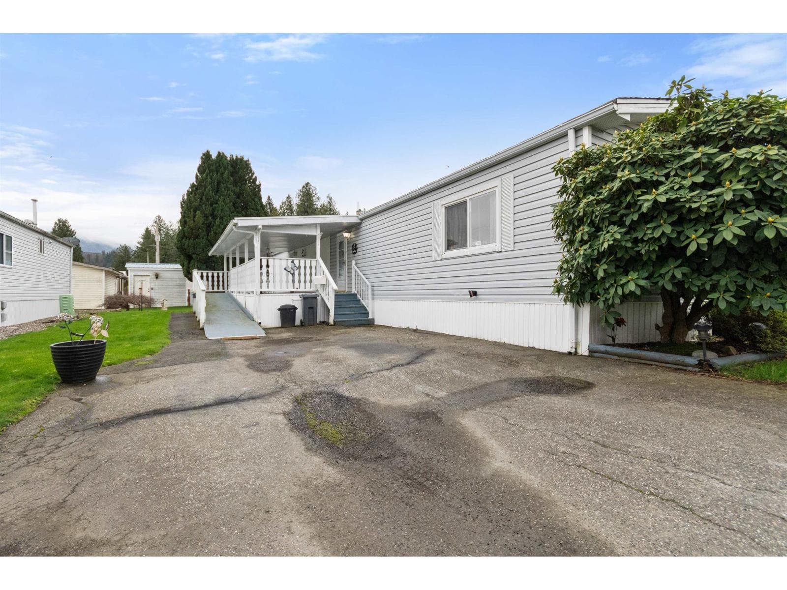 81 6035 VEDDER ROAD, Sardis South photo 2