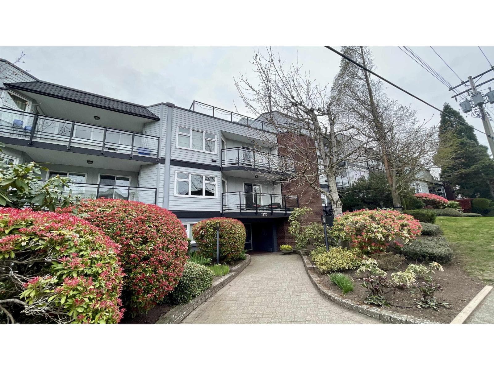 2 bed 2 bath single family at 203 1273 MERKLIN STREET — $629,900