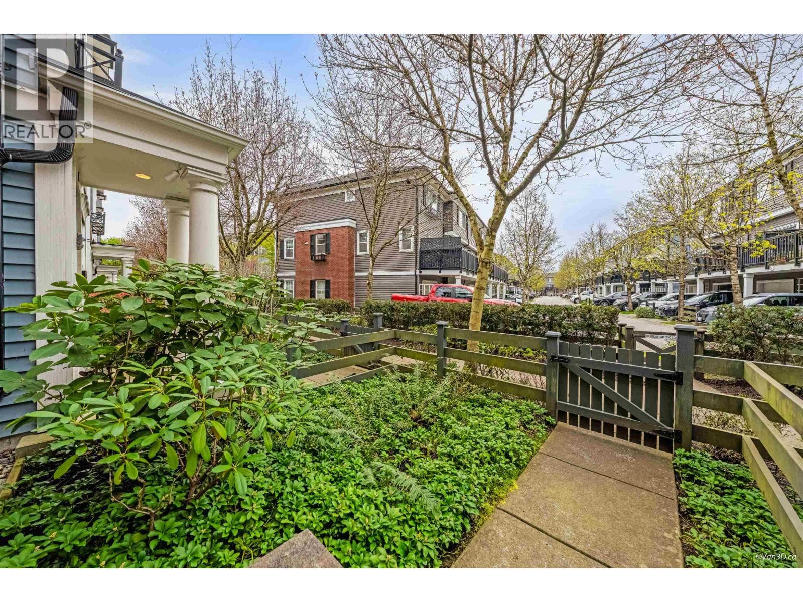 15 19538 BISHOPS REACH photo 3