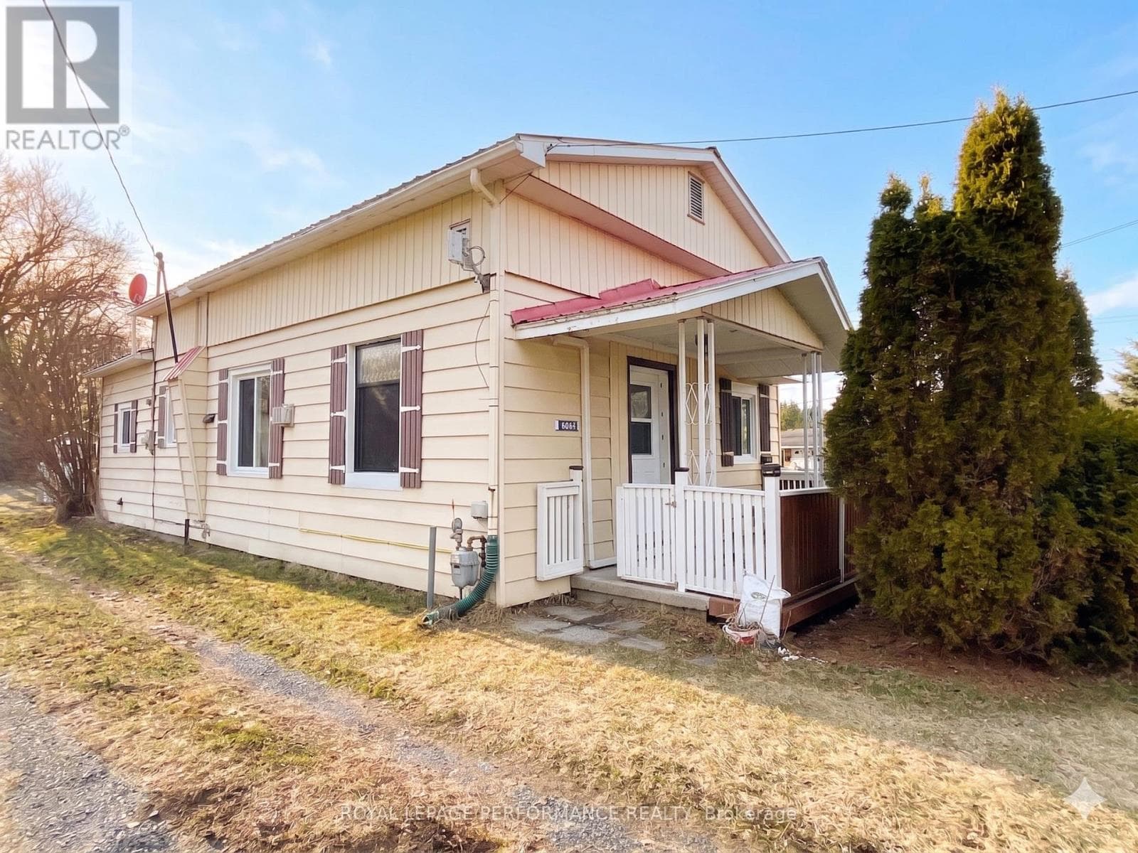 4866 2ND LINE ROAD photo 2