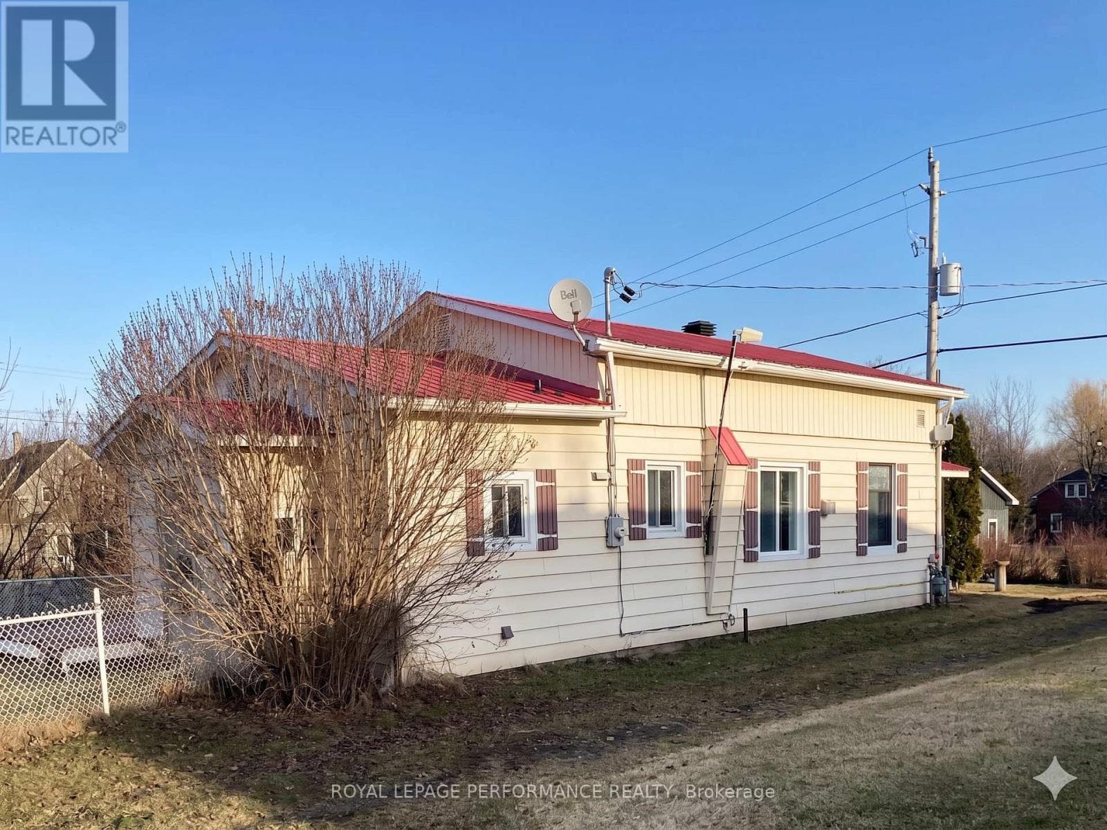 4866 2ND LINE ROAD photo 3