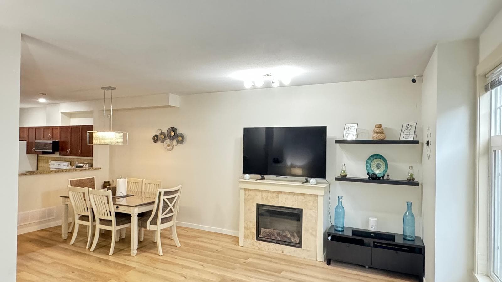 15 16588 FRASER HIGHWAY photo 5