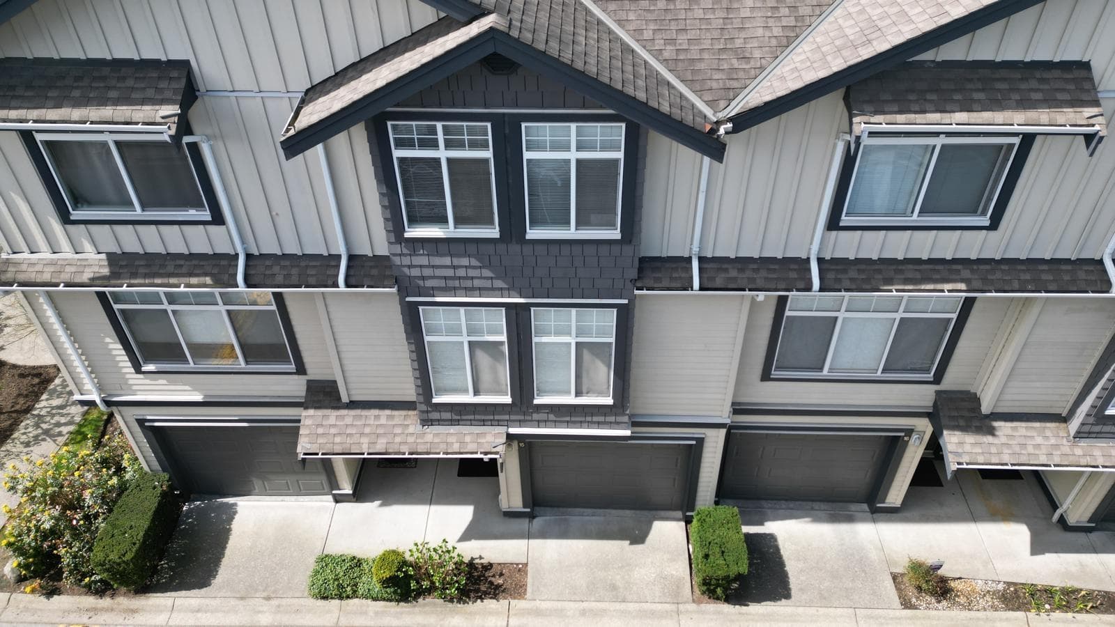15 16588 FRASER HIGHWAY photo 3