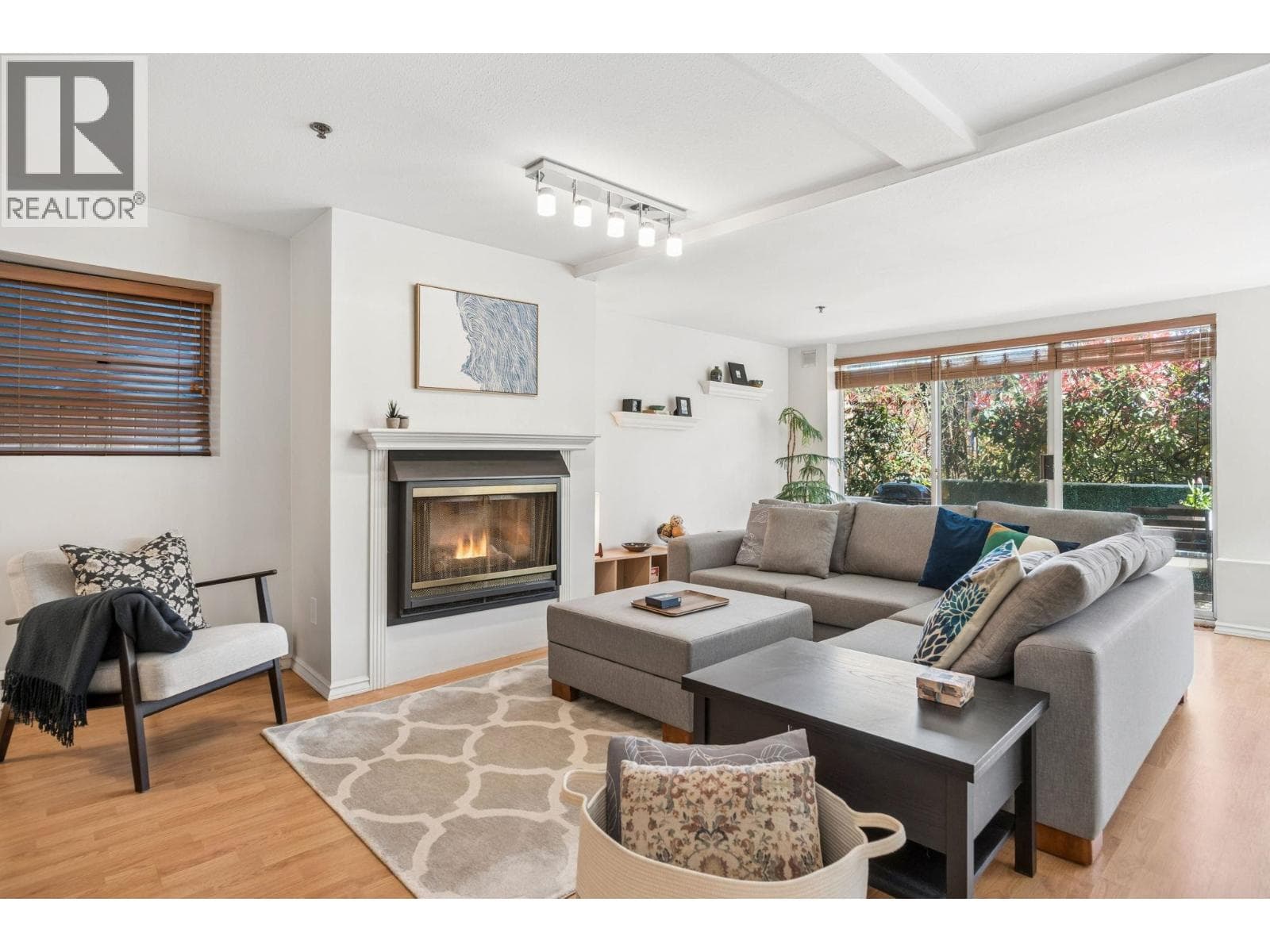 4306 SOPHIA STREET photo 2