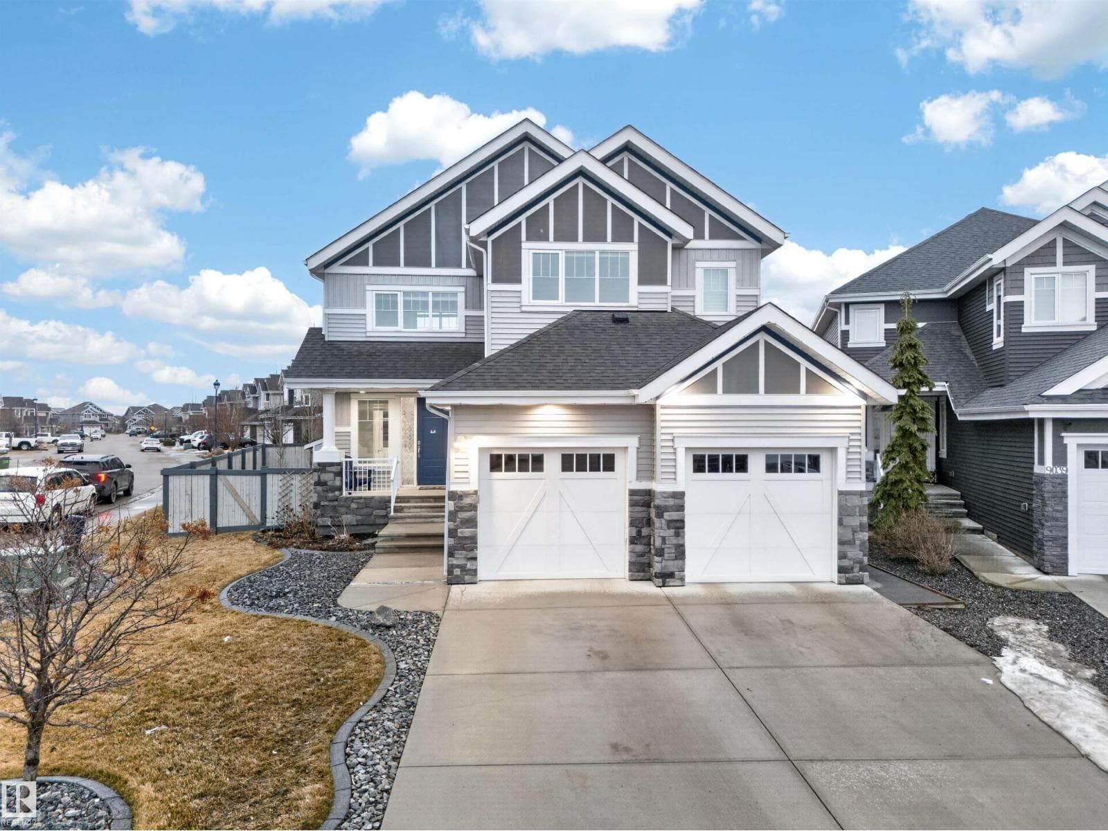9037 24 AV SW photo 4