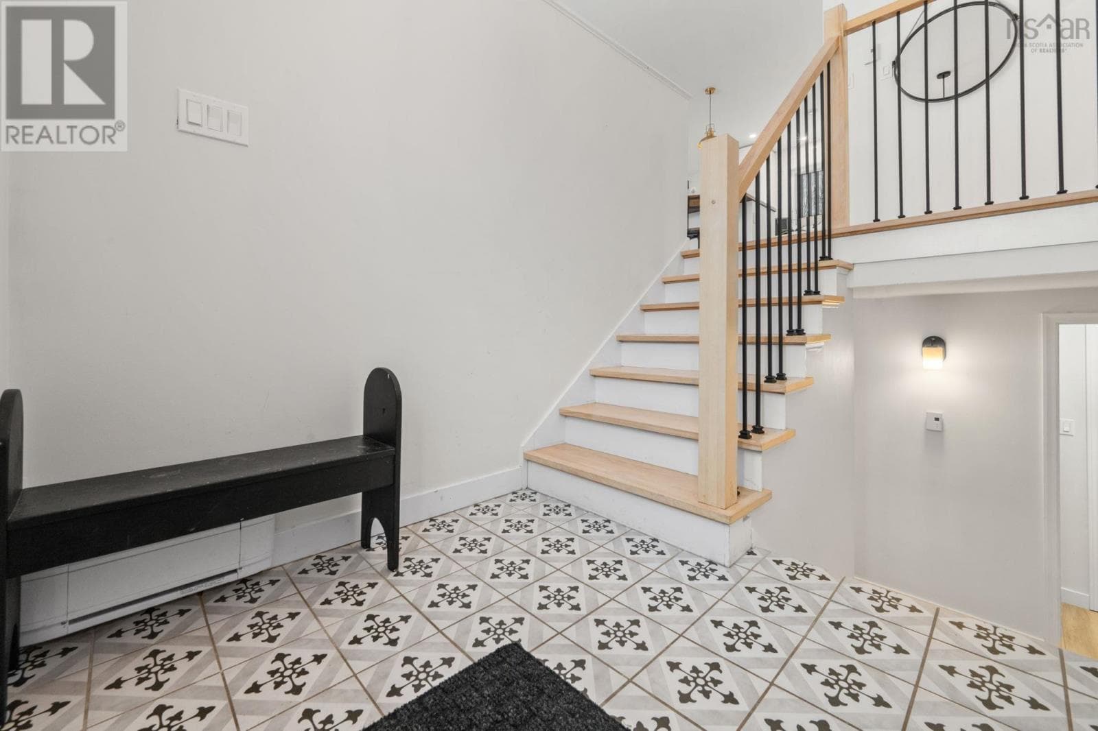 679 Basinview Drive photo 2
