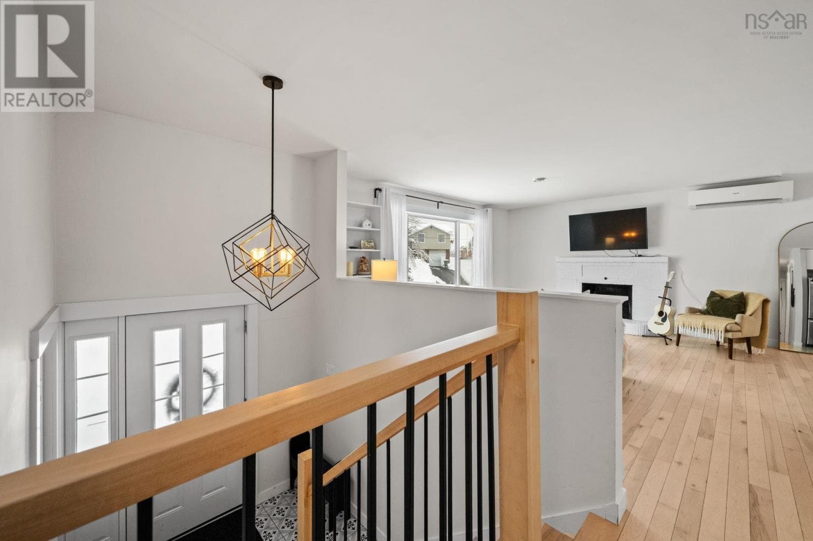 679 Basinview Drive photo 3