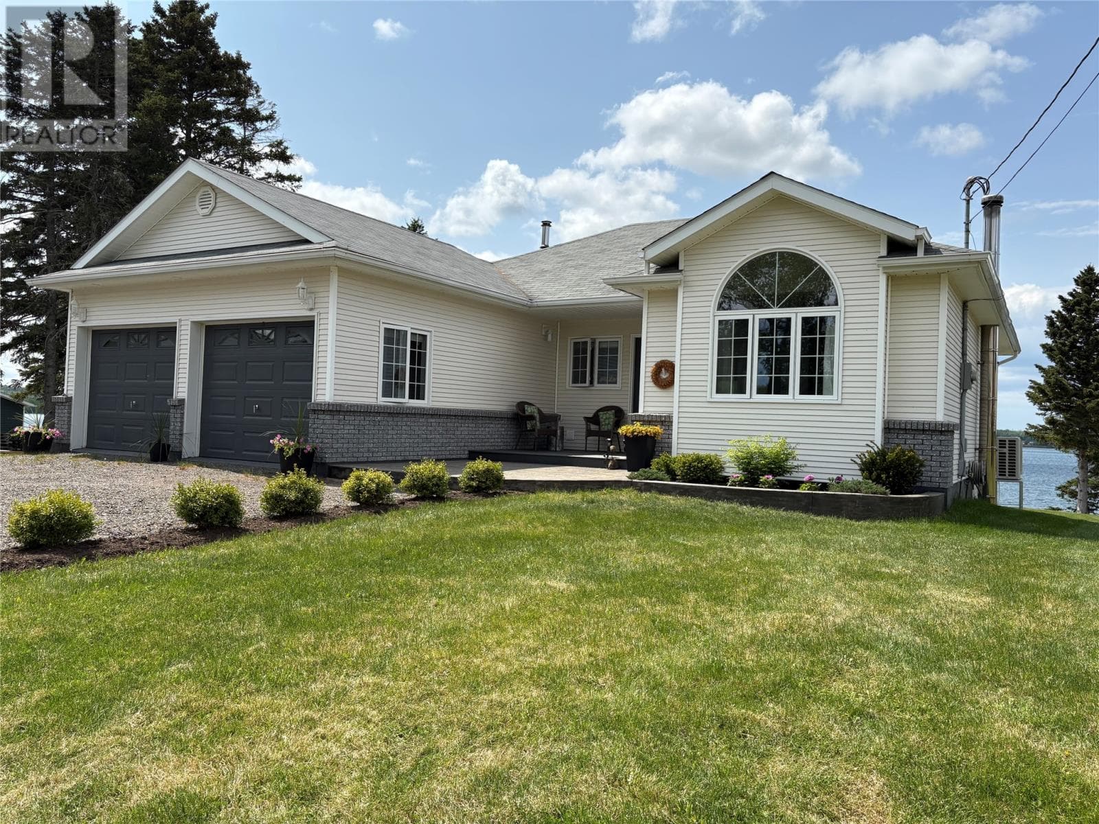 2 bed 3 bath single family at 117 Road to the Isles Road — $459,000