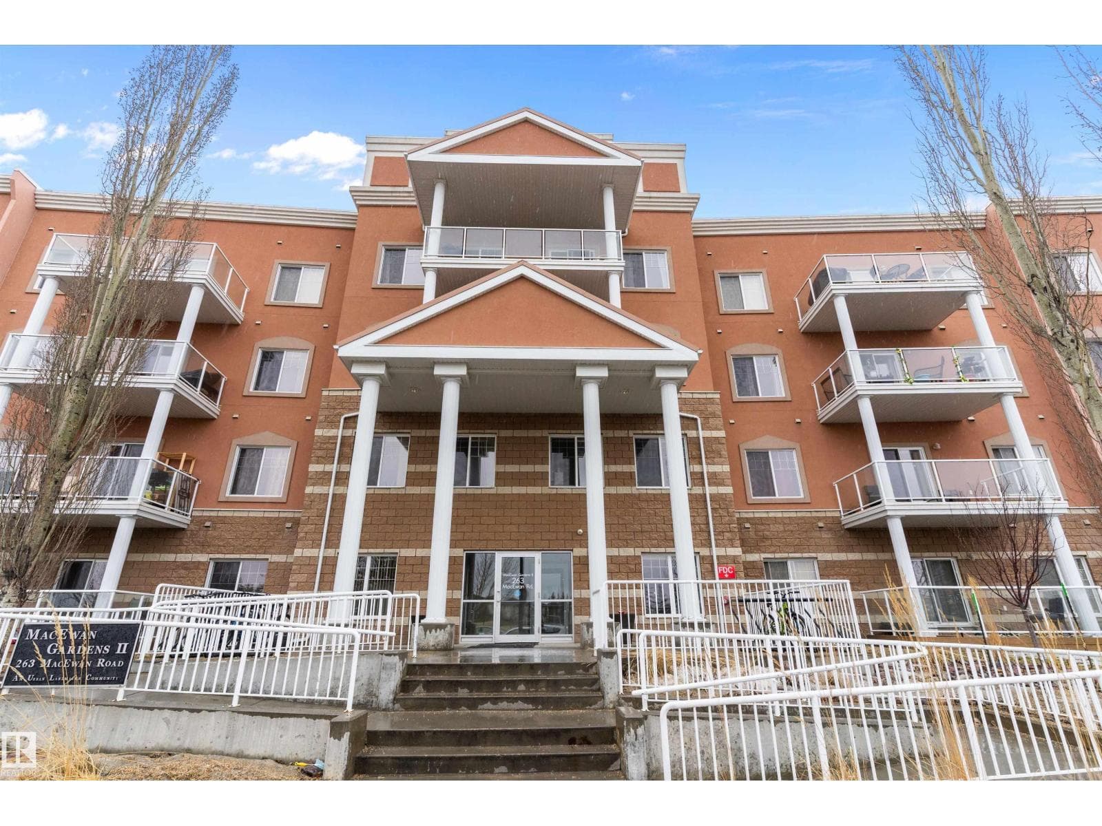 #213 263 MACEWAN RD SW