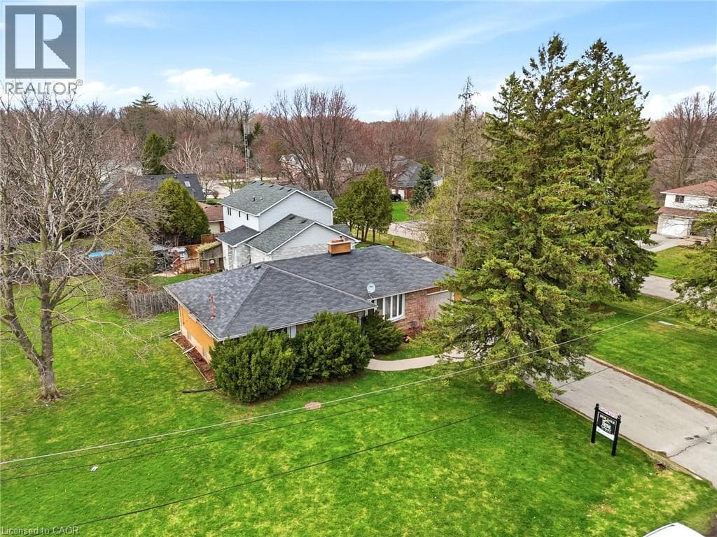 13 WESTVIEW Crescent photo 2