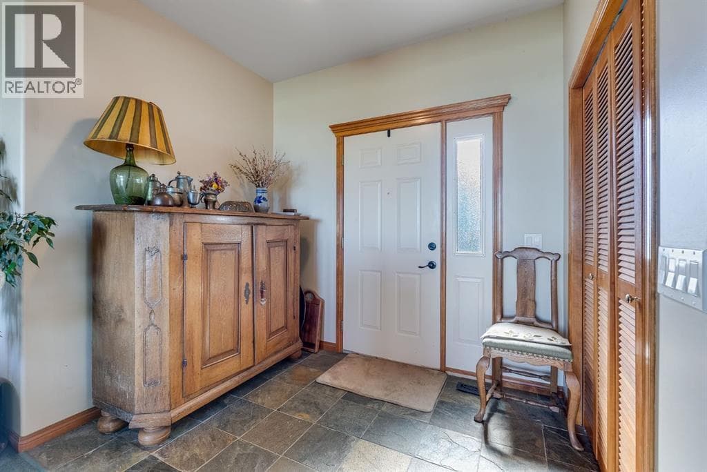 412 Harrison Court photo 3