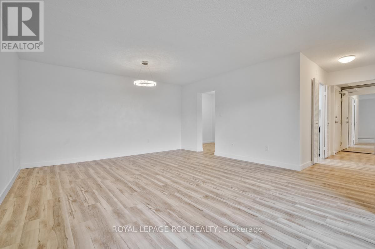 205 - 1535 LAKESHORE ROAD E photo 2