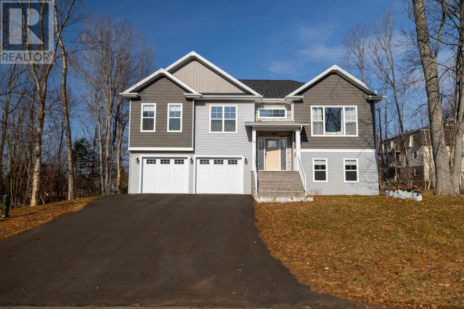 74 England Circle photo 2