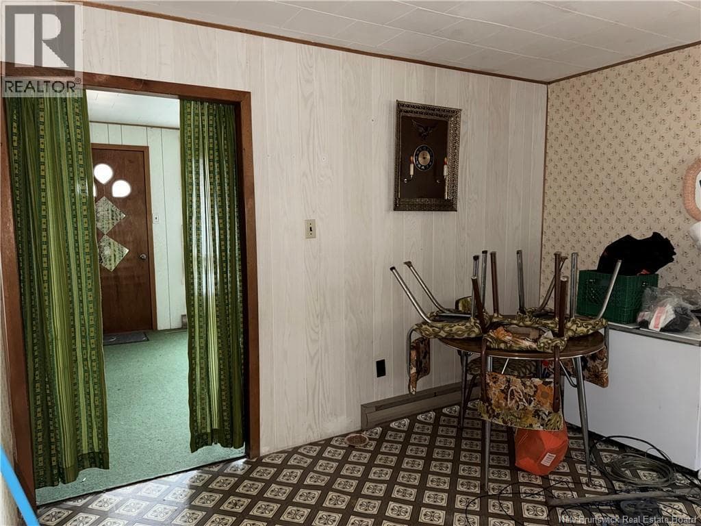 373 Howard Road photo 5