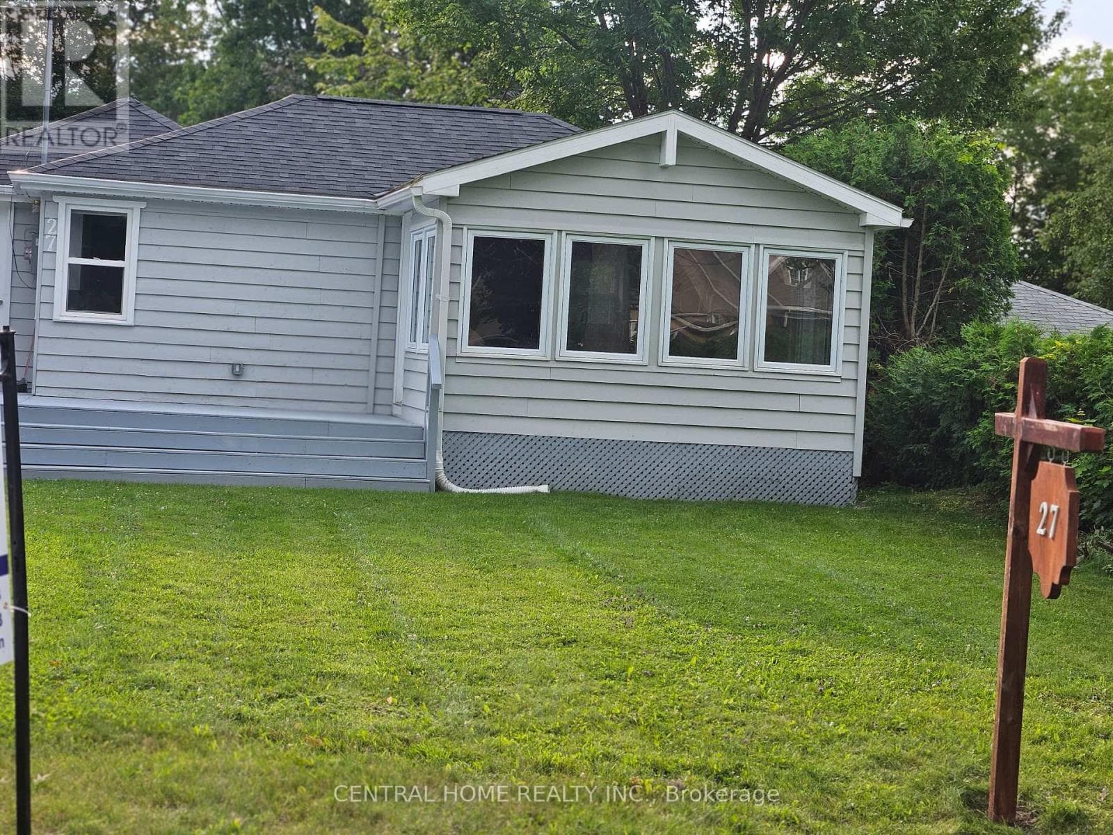 27 BLUE HERON DRIVE photo 4
