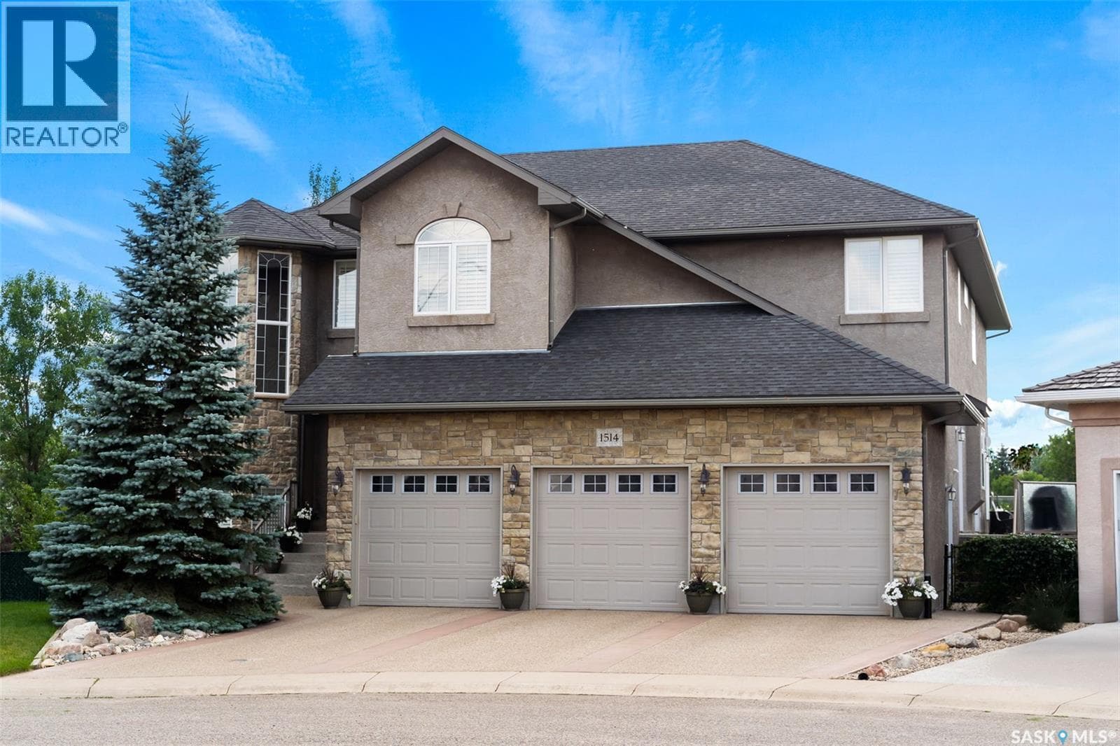 5 bed 7 bath single family at 1514 Lakeridge DRIVE N — $2,190,000