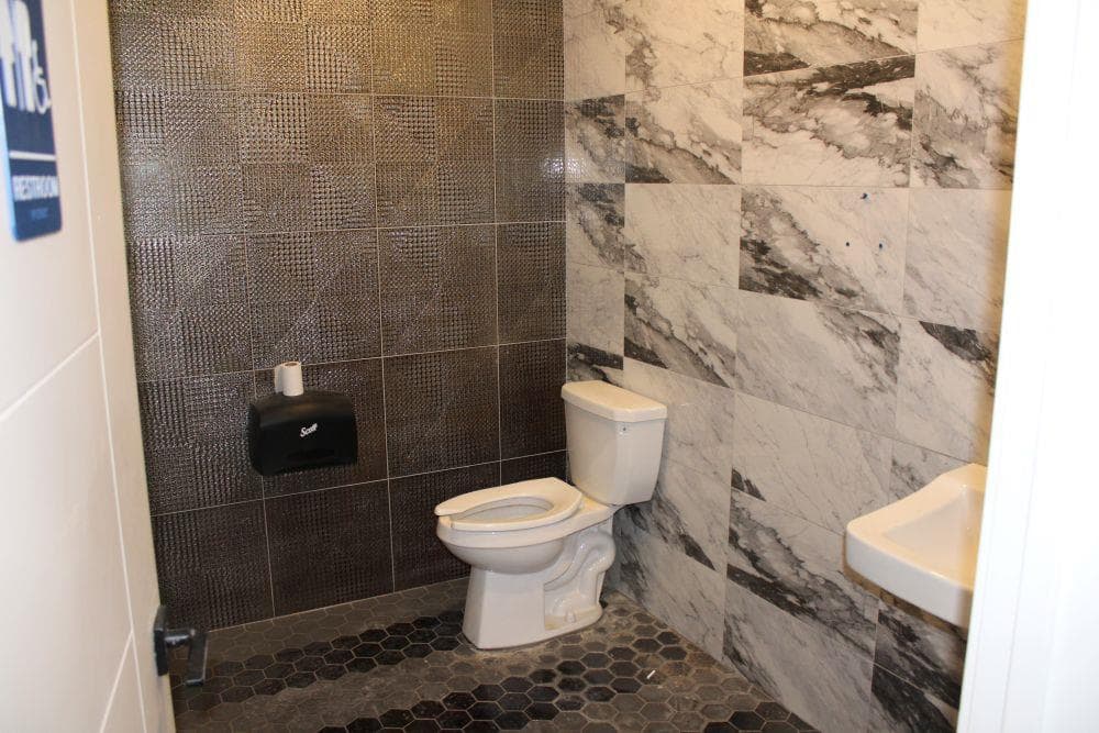 10508-18446  184 Street NW photo 4