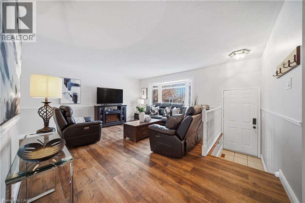 129 CULHAM Street photo 3