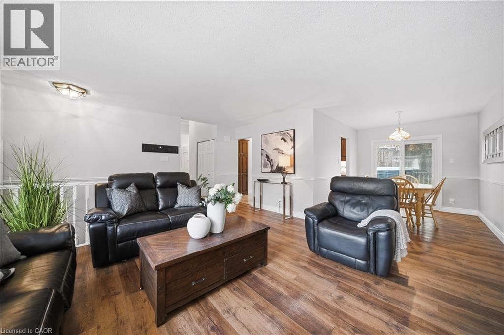 129 CULHAM Street photo 4