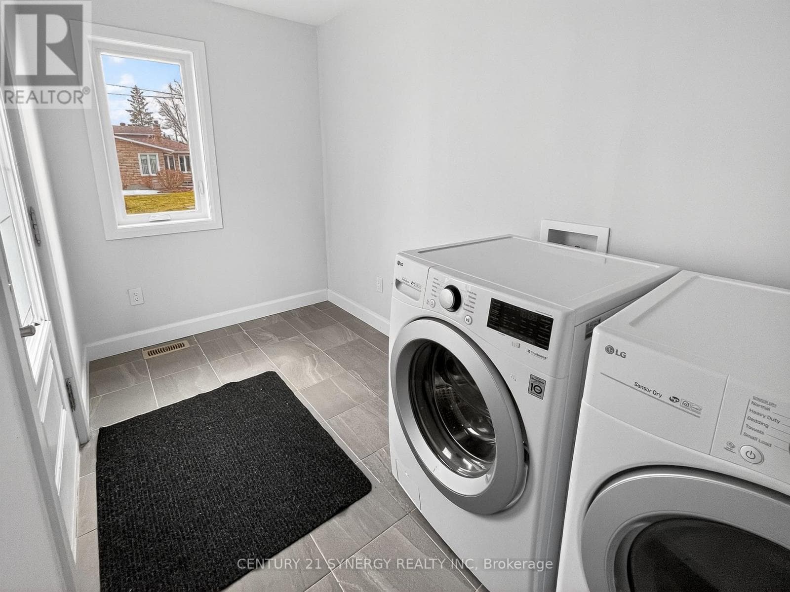 756 LAVAL STREET photo 4