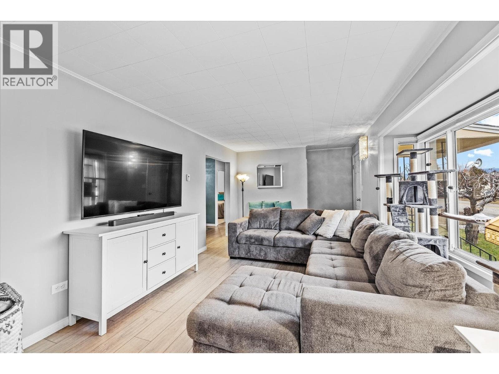 13614 SPENCER Avenue photo 5